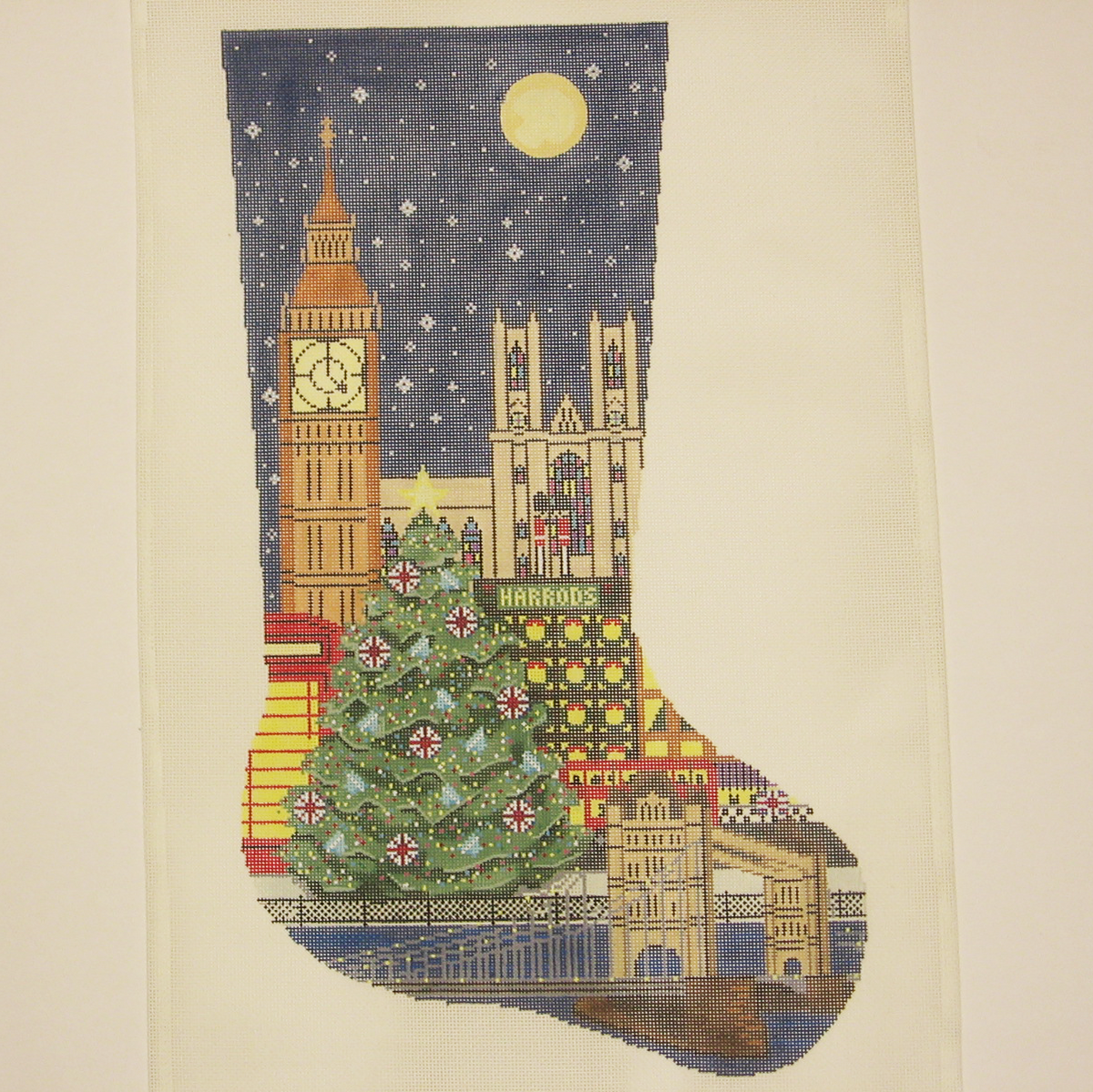 LUXURY NEEDLEPOINT FROM LONDON 刺繍 角テーブル LUXURY NEEDLEPOINT FROM LONDON 刺繍 角テーブル LUXURY NEEDLEPOINT